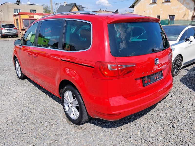 Seat Alhambra (2013) - fotka 2 z 45