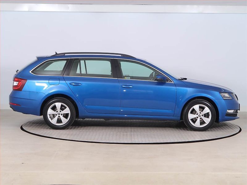 Škoda Octavia (2020) Style 1.6 TDI, ČR,1.maj - fotka 6 z 22