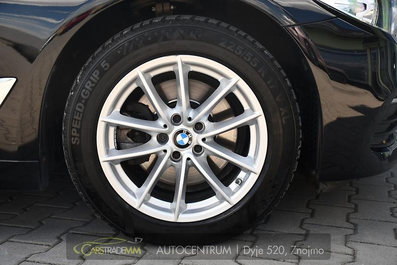 BMW Řada 5 518d ČR 1.M CARPLAY - fotka 49 z 54
