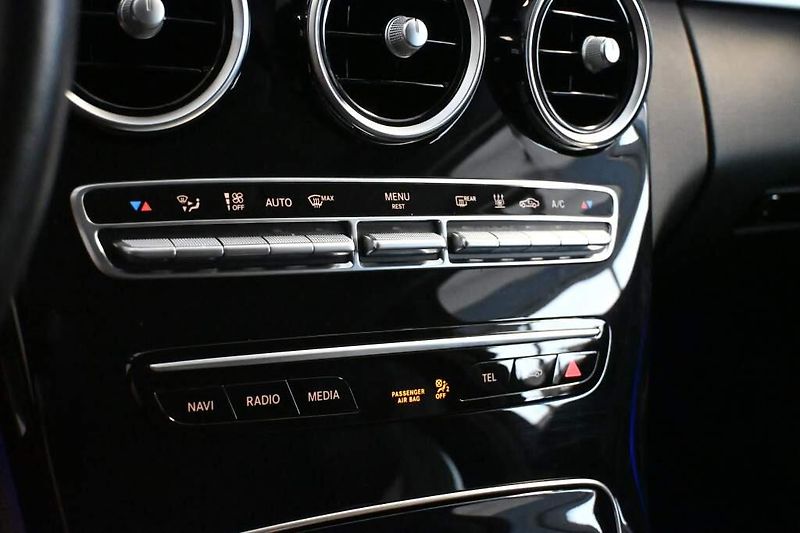 Mercedes-Benz Třídy C (2020) 2.0 300 DE T 9G-TRONIC LED 360 - fotka 31 z 47