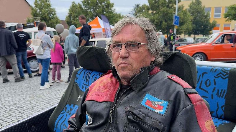 Do Černošína se sjely desítky nablýskaných veteránů, jejichž majitelé o svých miláčcích vyprávěli s nadšením i humorem.