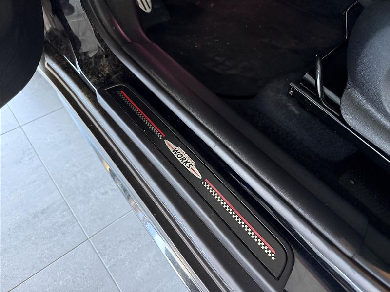 Mini Countryman 2,0   JCW,ALL4,225KW,ČR,F60 - fotka 14 z 34