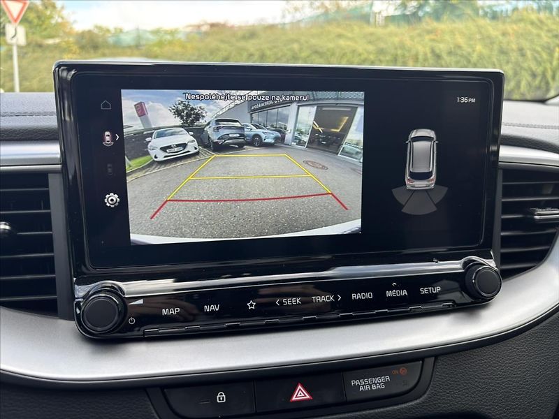 Kia Ceed 1,0 TGDi SPIN ZÁRUKA CARPLAY - fotka 17 z 36
