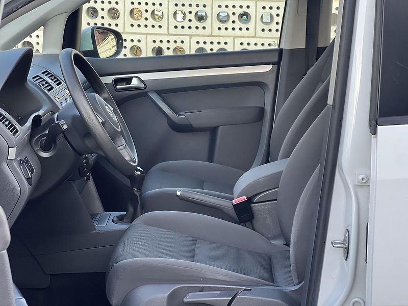 Volkswagen Touran 1.2TSi 77kw  7MÍST TEMPOMAT  - fotka 9 z 43
