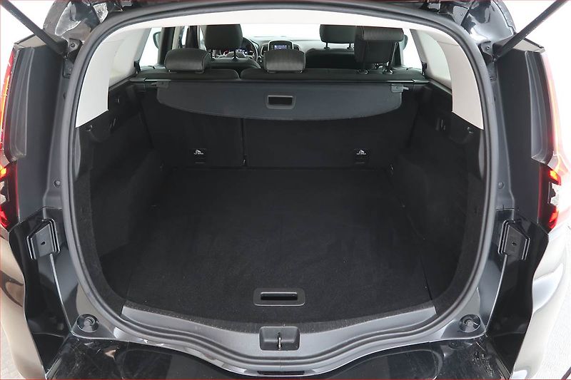 Renault Grand Scénic (2019) Zen 1.3 TCe, Serv.kniha - fotka 13 z 17
