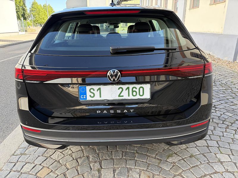Volkswagen Passat 2,0 TDI Business - fotka 13 z 33