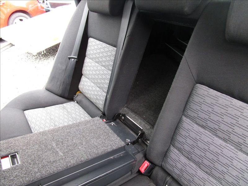 Škoda Octavia Combi 1.9TDi Ambiente, Klima - fotka 28 z 41