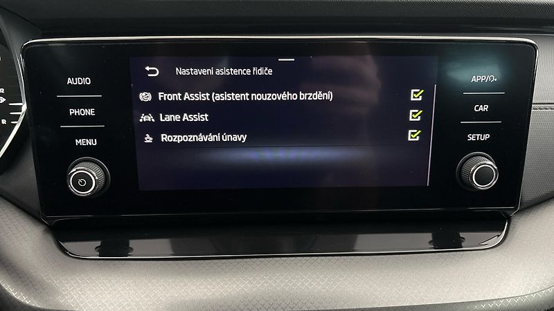 Škoda Octavia 2.0 TDI Ambition Combi - fotka 23 z 24