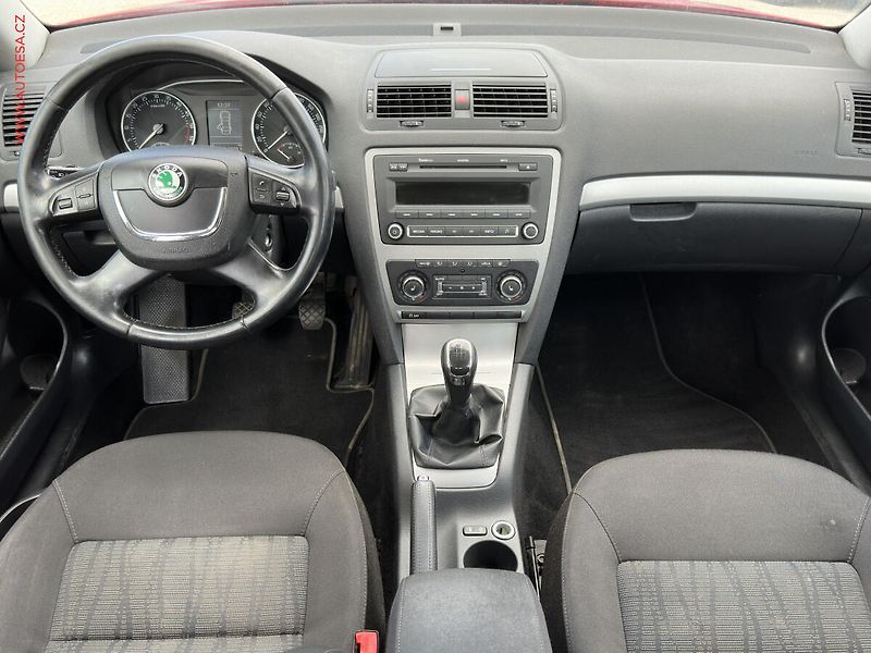 Škoda Octavia (2011) 2.0TDI, ČR, autoAC - fotka 8 z 18