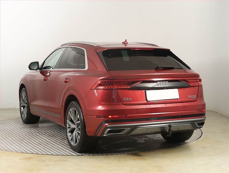 Audi Q8 (2021) 50 TDI - fotka 4 z 24