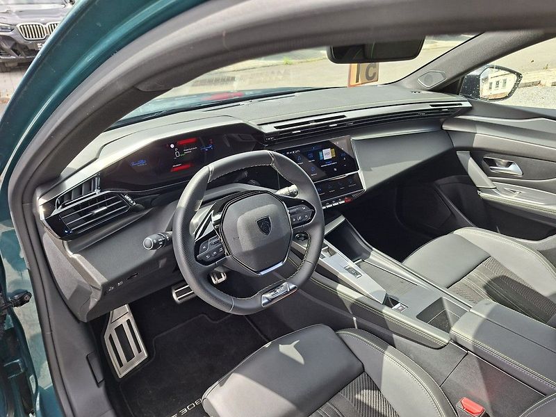 Peugeot 308 SW e-GT 115 kW/156k 54 kWh - fotka 13 z 30