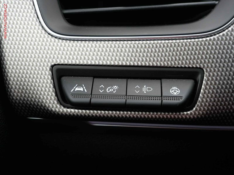 Renault Arkana (2023) 1.6 SCe, ČR, AT, LED, navi - fotka 18 z 31