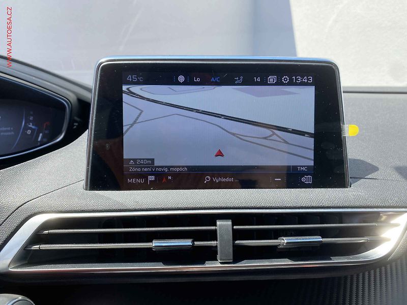Peugeot 3008 (2019) 1.2 PT, Allure, AT, LED - fotka 17 z 19