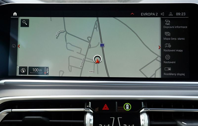 BMW X5 40i xDrive/340 PS/tažné/panora - fotka 42 z 47
