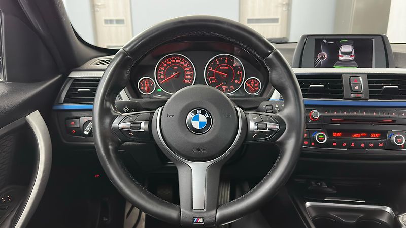 BMW Řada 3 M-PAKET/ 2 SADY GUM - fotka 40 z 44