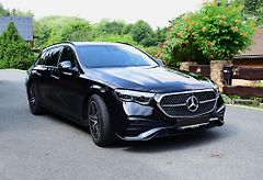 Mercedes-Benz Třídy E (2024) E220d, AMG paket, nízký nájezd - fotografie inzerátu
