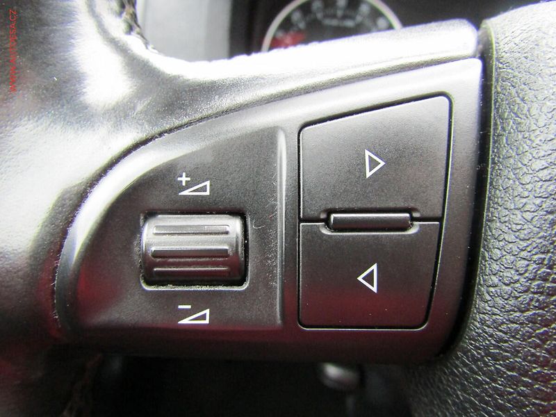 Škoda Octavia (2010) 2.0TDI, DSG - fotka 16 z 18
