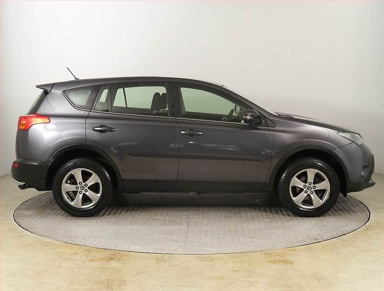Toyota RAV4 (2015) 2.0 D-4D, ČR,1.maj, Serv.kniha - fotka 6 z 17