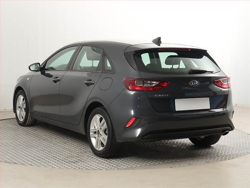 Kia Ceed (2021) 1.0 T-GDI, Serv.kniha - fotka 4 z 16