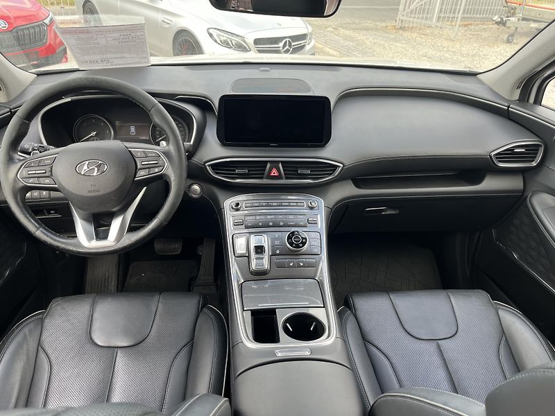 Hyundai Santa Fe (2021) 2.2.CRDi, 4x4, AT, 7 - míst.  - fotka 24 z 26