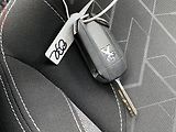 Peugeot 2008 (2018) 1.2 PT, ČR, Allure, park. - náhled 17