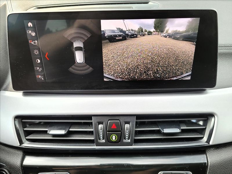 BMW X2 18i ,led,navi,kůže,výhřev - fotka 24 z 47