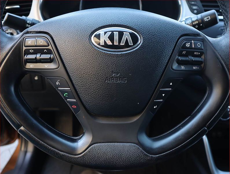 Kia Ceed (2017) 1.4 MPI, Tempomat - fotka 16 z 18