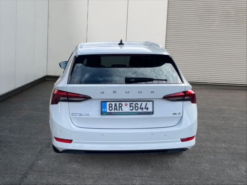 Škoda Octavia 1,5 e-Tec 110 Style AT - fotka 5 z 11