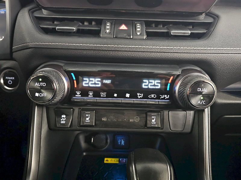 Toyota RAV4 (2025) 2.5HEV 222k 4X4 GR SPORT - fotka 19 z 29