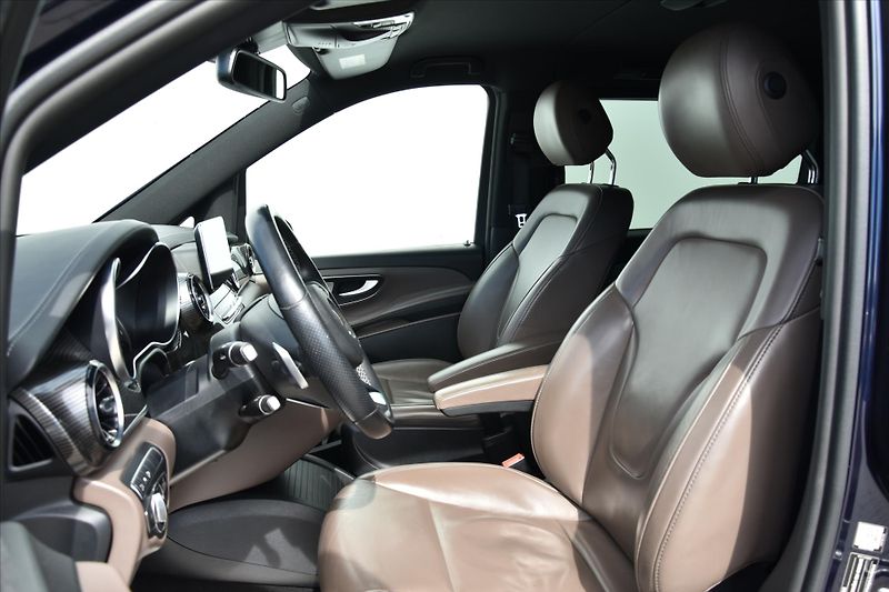 Mercedes-Benz Třídy V 300d 4MATIC AMG LONG AVANTGARD - fotka 10 z 32