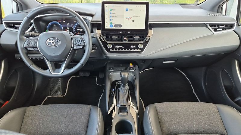 Toyota Corolla 1.8 HEV e-CVT Style - fotka 12 z 26