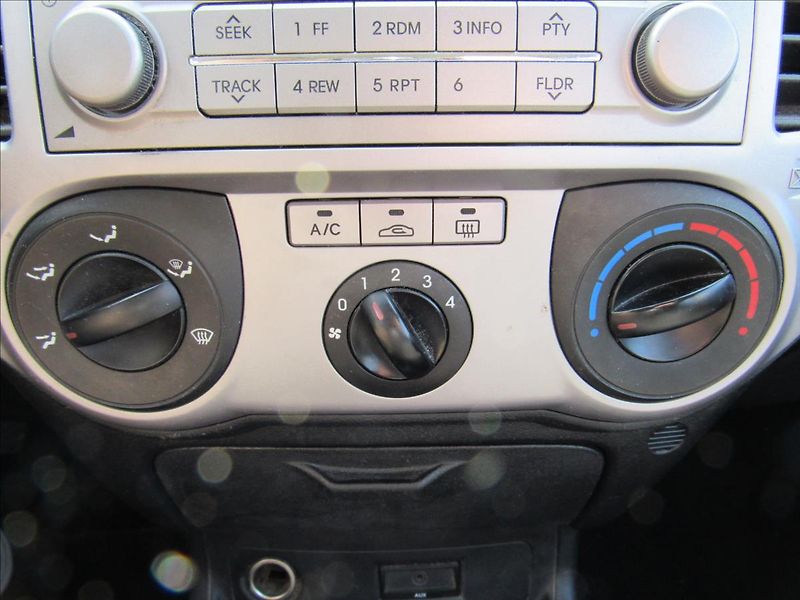 Hyundai i20 1,2 i 57kW - fotka 17 z 24