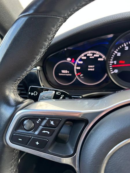 Porsche Panamera (2018) 3.0 V6 246KW AT 2018 65TKM - fotka 19 z 37