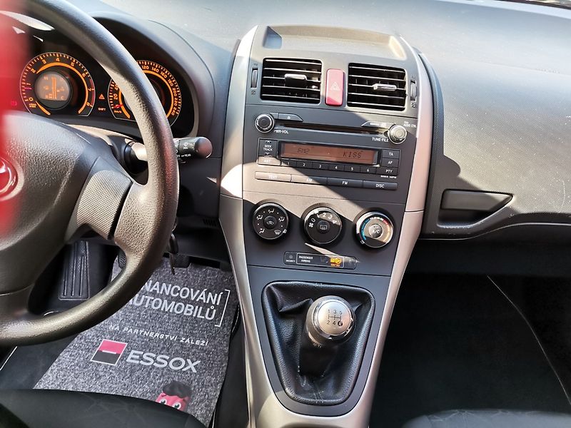Toyota Auris (2009) 1.4VVTi 74kw ČR 5dv. Klima PDC - fotka 13 z 26