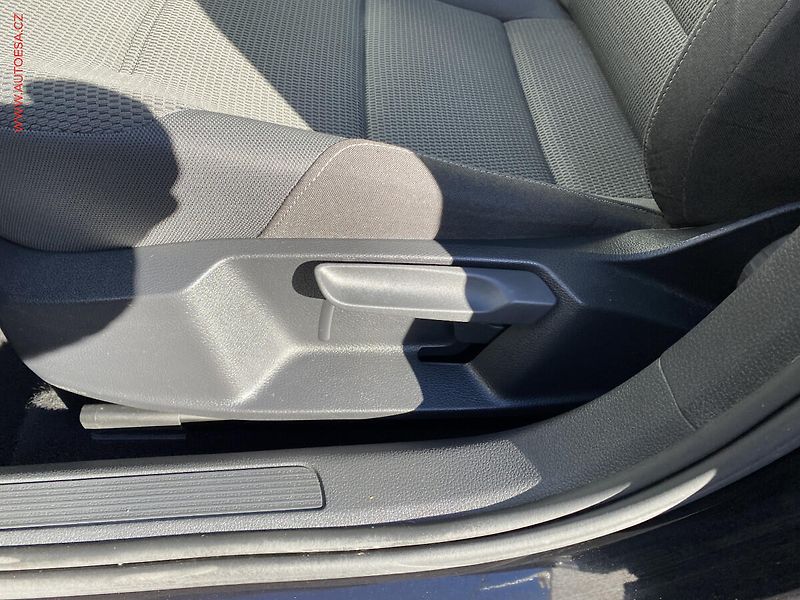 Volkswagen Golf (2013) 1.2 TSi VII, Comfortline - fotka 14 z 17