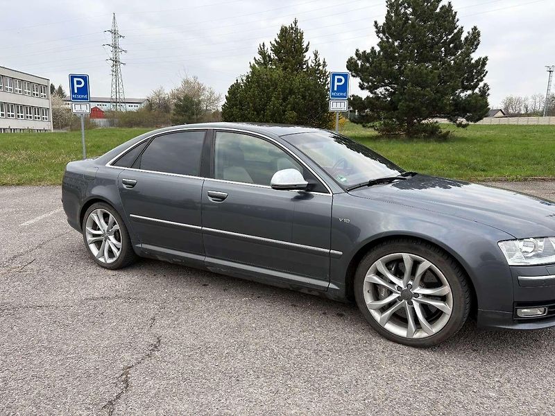 Audi S8 (2008) Audi S8, 5.2V10 331kW - fotka 5 z 21