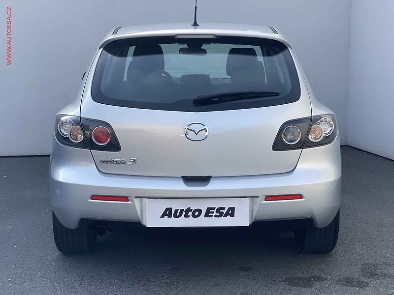 Mazda 3 (2009) 1.6, Xenon, +kola - fotka 5 z 17