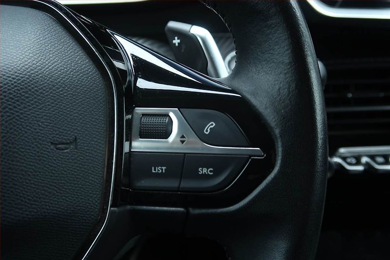 Peugeot 2008 (2020) Allure 1.2 PureTech, Automat - fotka 20 z 25