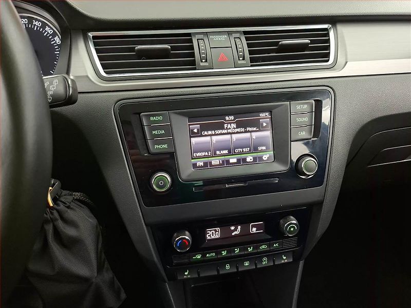 Škoda Rapid (2016) Spaceback 1.2 TSI, ČR,1.maj - fotka 12 z 17