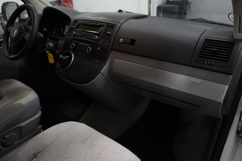 Volkswagen Transporter 2.0TDi CALIFORNIA kuchyň/spaní - fotka 20 z 37