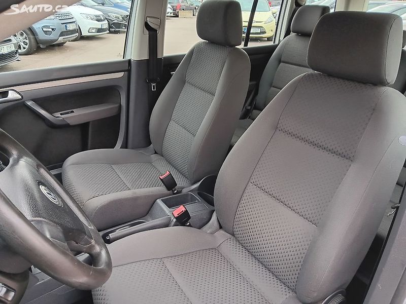 Volkswagen Touran 1.9 TDI 77kW - fotka 11 z 23