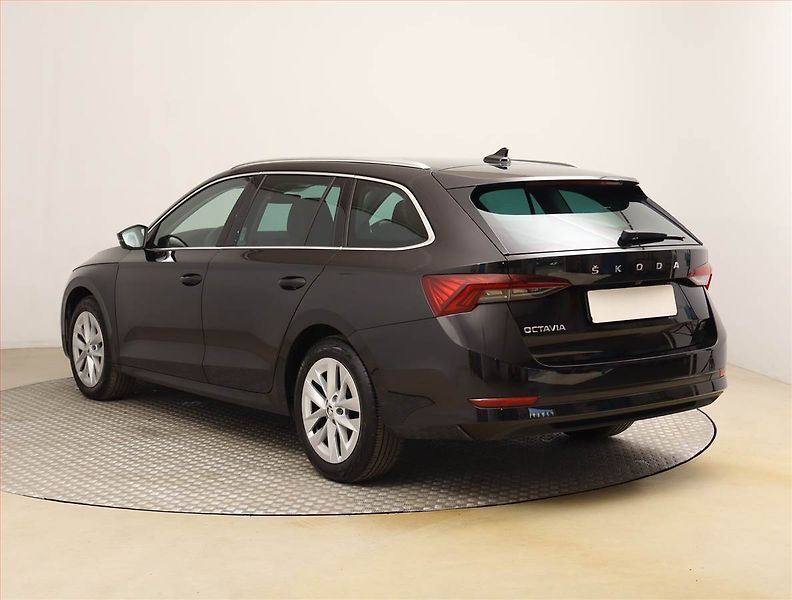 Škoda Octavia (2023) 2.0 TDI - fotka 4 z 25