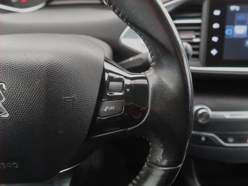 Peugeot 308 (2015) 1.6 e-HDi, Navi, Tempomat - fotka 19 z 20