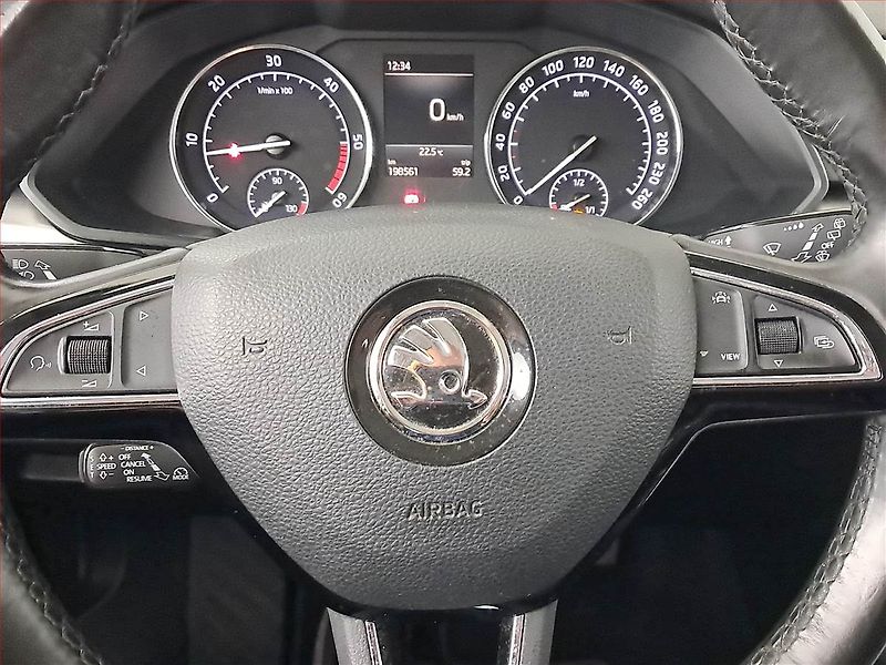 Škoda Superb (2018) Style 2.0 TDI, Serv.kniha - fotka 16 z 17