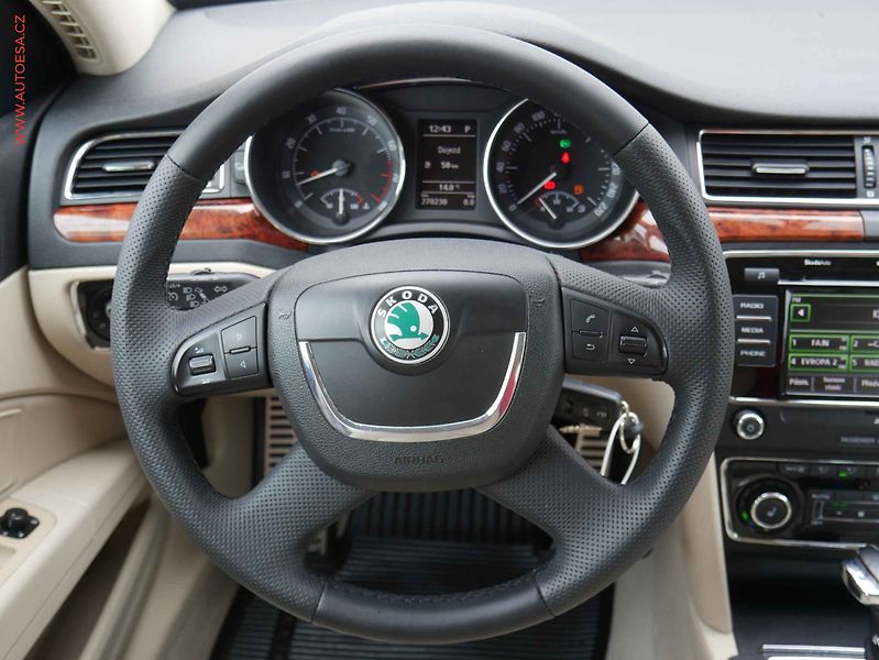 Škoda Superb (2010) 3.6 FSi 4x4, ČR, Exclusive - fotka 13 z 21