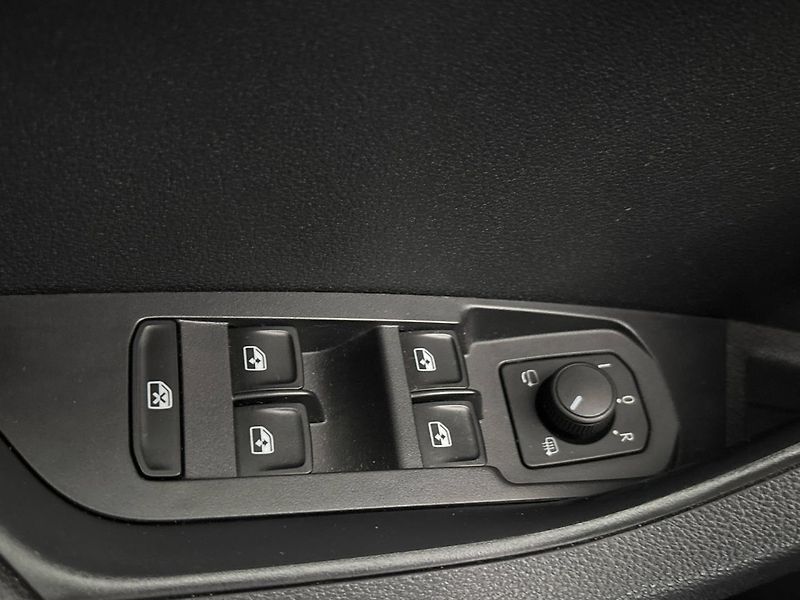 Škoda Karoq SportLine - fotka 21 z 27