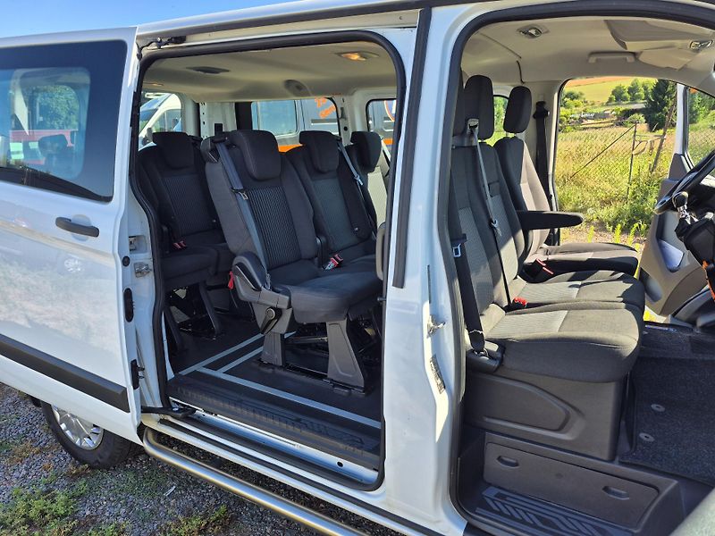 Ford Transit Custom (2014) 2.2 Tdci 9 míst DPH  - fotka 19 z 22
