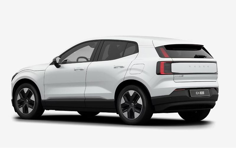 Volvo EX30 (2026) P5 LONG RANGE ELETRIC PLUS - fotka 6 z 13
