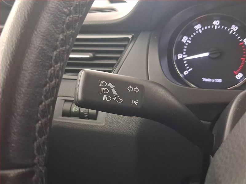 Škoda Rapid (2013) Style 1.2 TSI, ČR,1.maj - fotka 18 z 21
