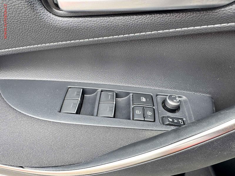Toyota Corolla (2022) 2.0i, 2.maj,ČR, Comfort, AT - fotka 13 z 16